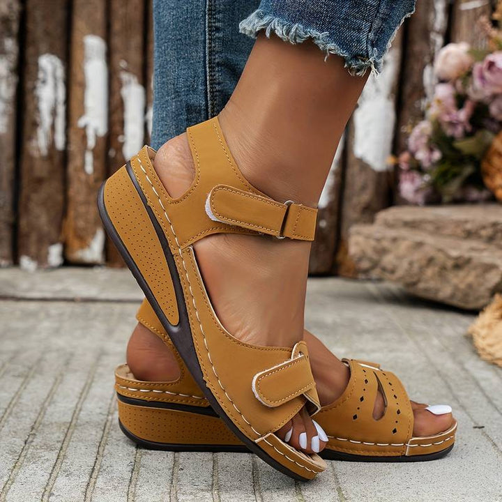 Molly - Adjustable Cushioned Strap Sandals