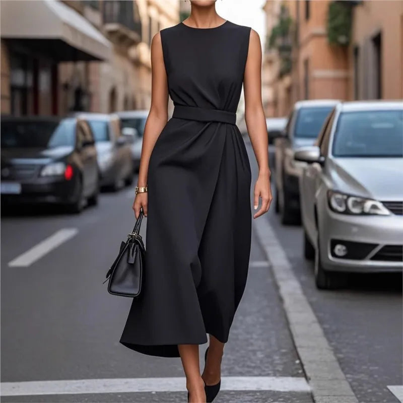 Ariette | Timeless Round-Neck Dress