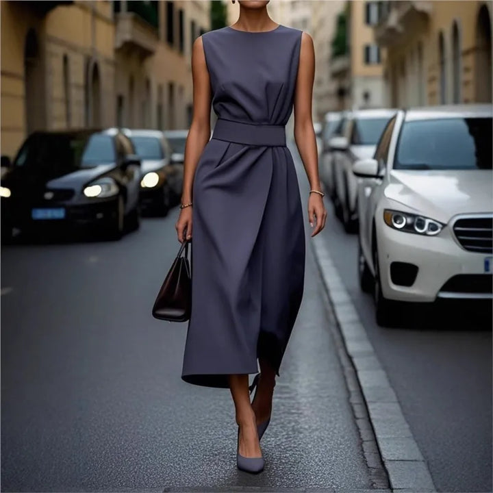 Ariette | Timeless Round-Neck Dress